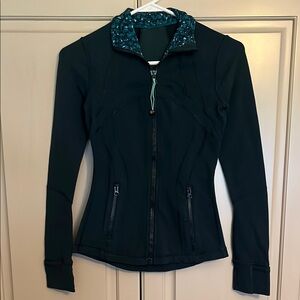 Lululemon Define Jacket- Green with Patterned Collar- Size 2